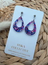Load image into Gallery viewer, Amara Dangle Glitter Earrings