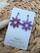 Load image into Gallery viewer, Daisy Dangle Glitter Earrings