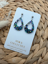 Load image into Gallery viewer, Amara Dangle Glitter Earrings