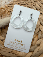 Load image into Gallery viewer, Milan Dangle Glitter Earrings