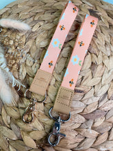 Load image into Gallery viewer, Peachy Bee Wristlet