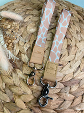 Load image into Gallery viewer, Giraffe Wristlet