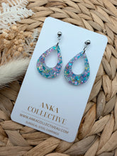 Load image into Gallery viewer, Amara Dangle Glitter Earrings