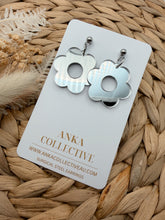 Load image into Gallery viewer, Poppy Dangle Glitter Earrings

