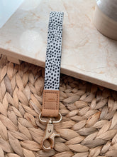 Load image into Gallery viewer, Spotty Wristlet
